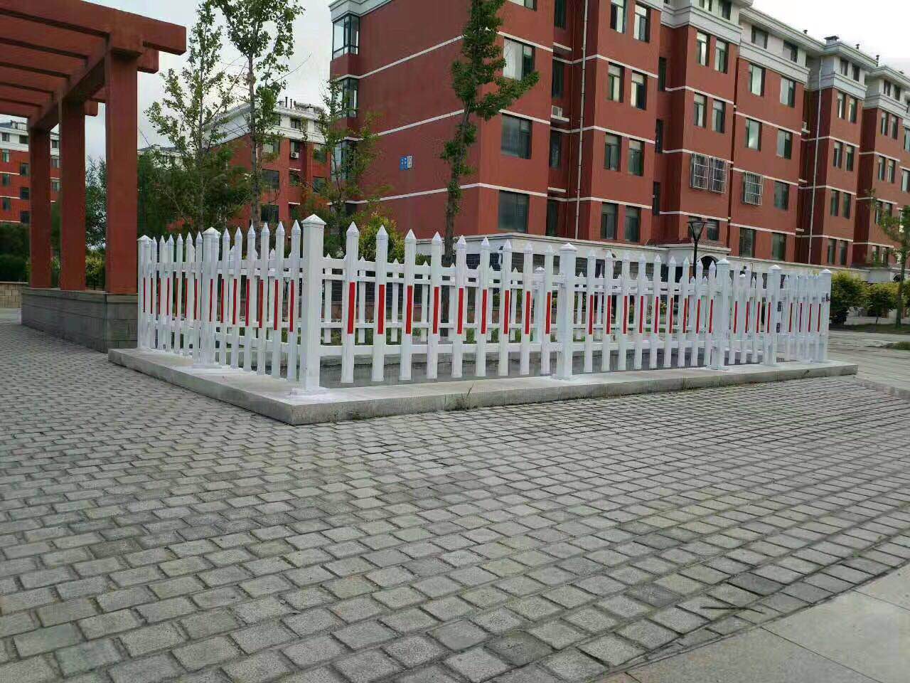 pvc護(hù)欄，鋅鋼護(hù)欄專(zhuān)業(yè)供應(yīng)商